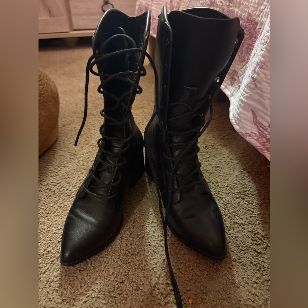 Size 8 lace up black witchy boots